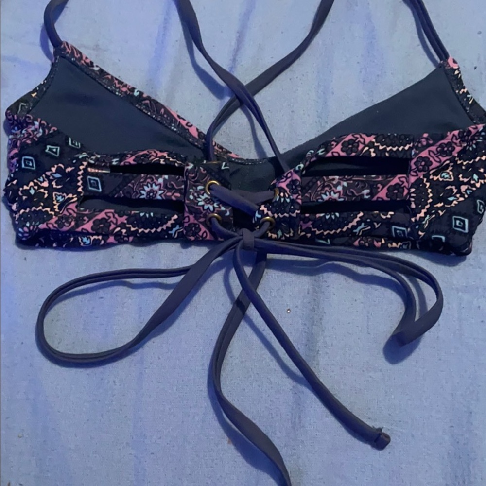 bathing suit - Picture 2 of 3